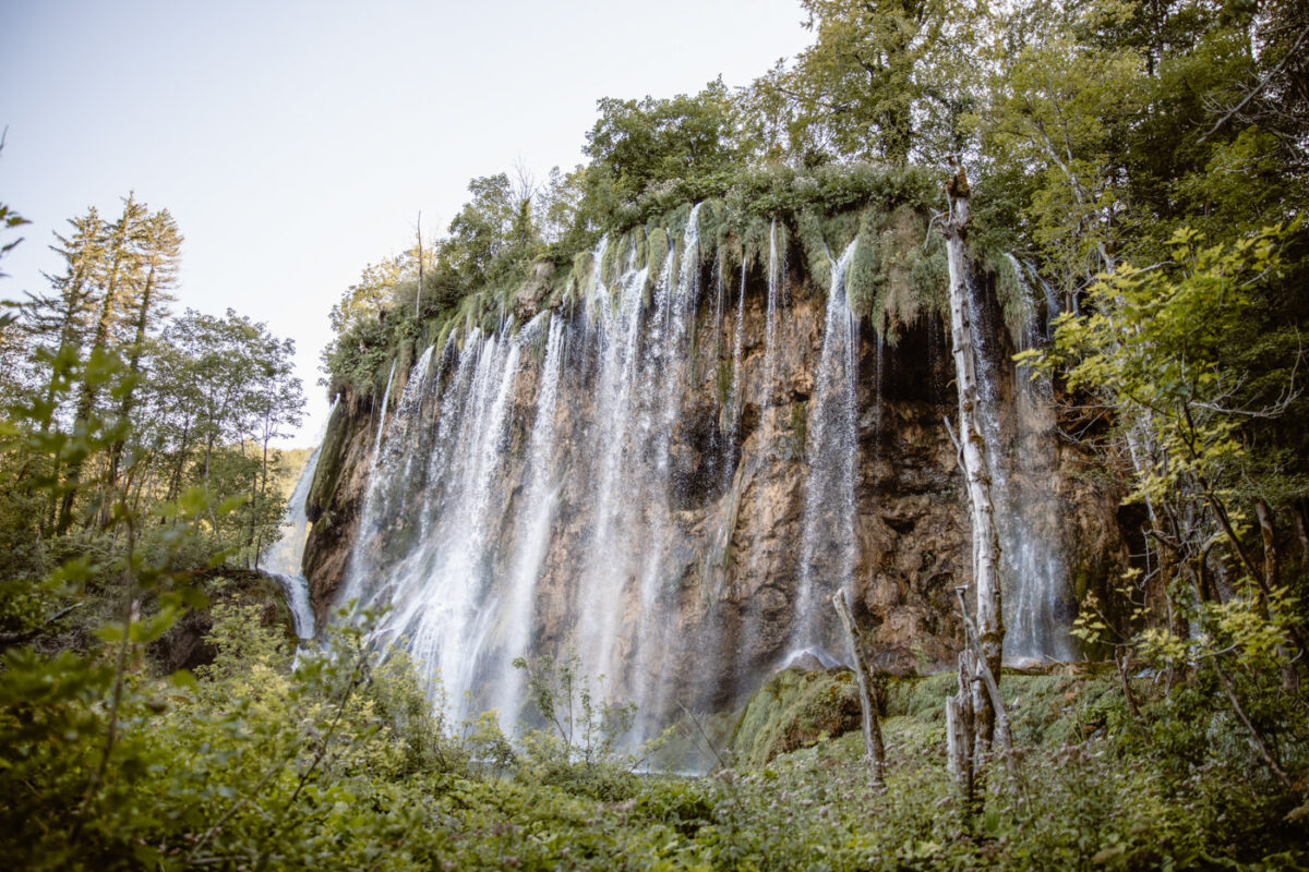 drive from zagreb to split via plitvice lakes