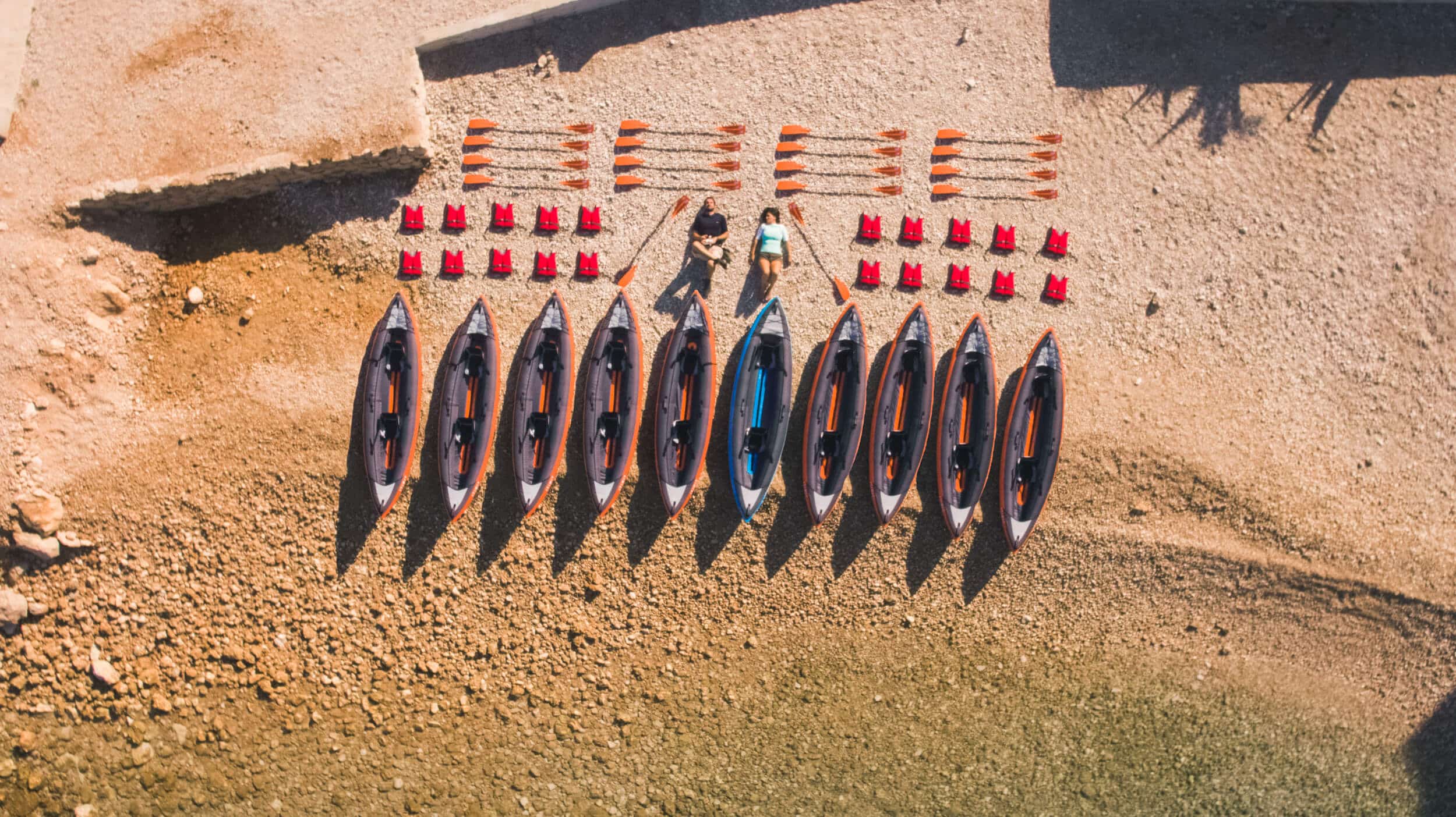 itiwit-kayaks-on-beach-in-croatia