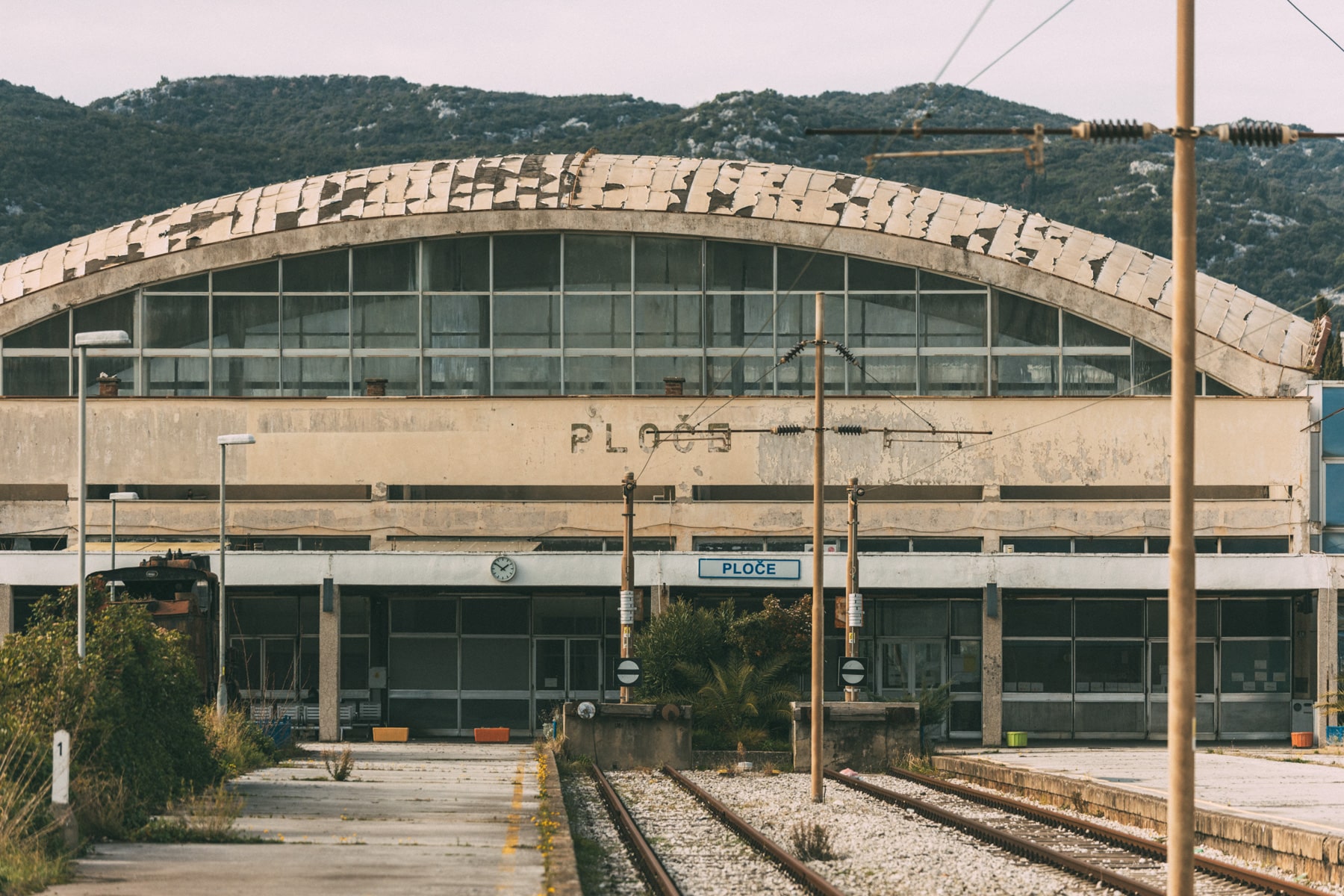 željeznički kolodvor ploče
